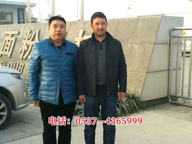 和田洛浦亚森来厂签订合同.jpg